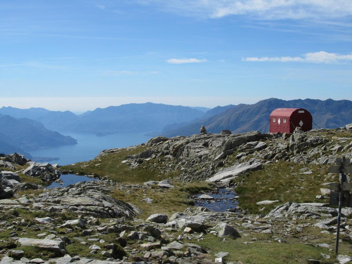 Bivacco Petazzi e lago